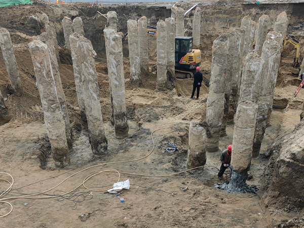 建筑地基桩头破除